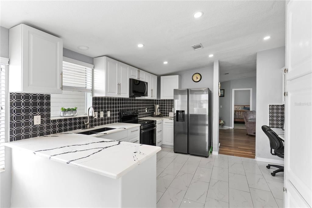En Venta: $250,000 (2 camas, 2 baños, 1300 Pies cuadrados)