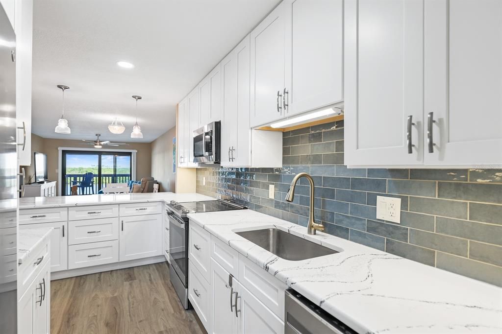 For Rent: $2,300 (2 beds, 2 baths, 1095 Square Feet)