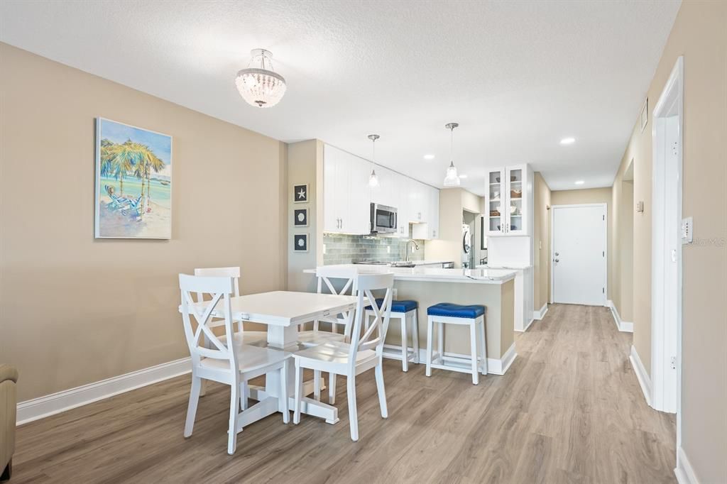 For Rent: $2,300 (2 beds, 2 baths, 1095 Square Feet)