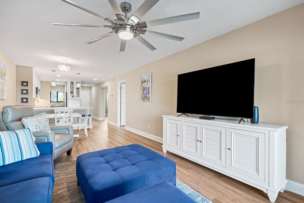 For Rent: $2,300 (2 beds, 2 baths, 1095 Square Feet)