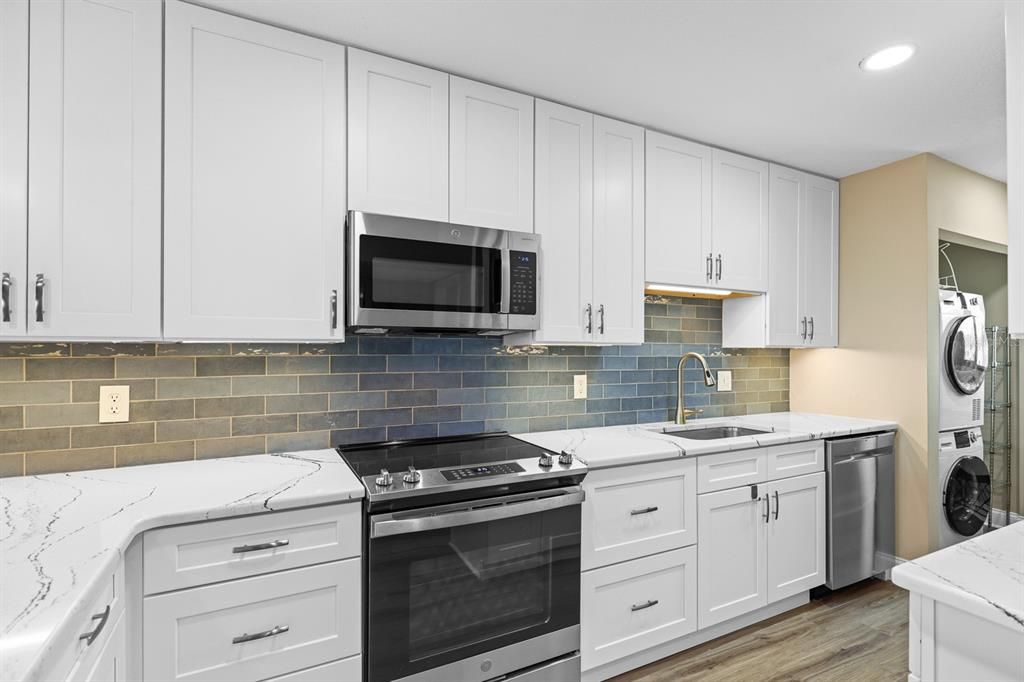 For Rent: $2,300 (2 beds, 2 baths, 1095 Square Feet)