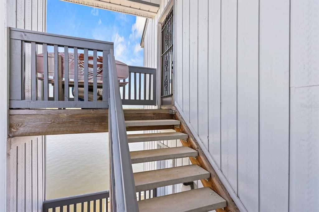 For Rent: $2,300 (2 beds, 2 baths, 1095 Square Feet)