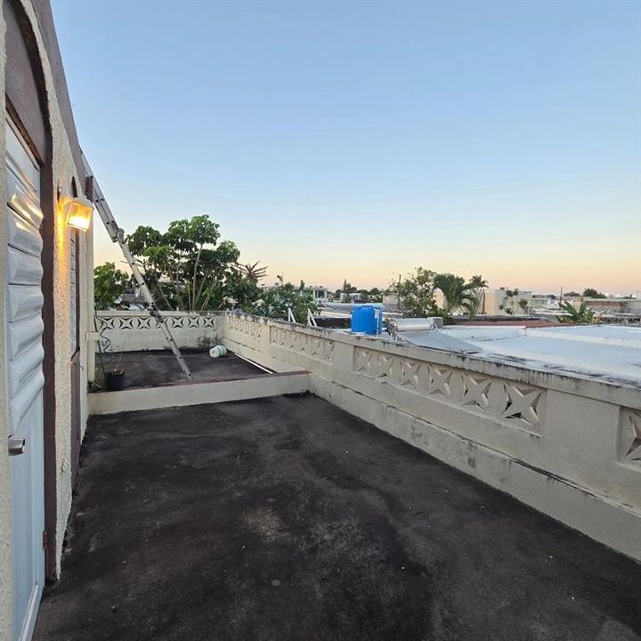 Active With Contract: $235,000 (5 beds, 3 baths, 1520 Square Feet)