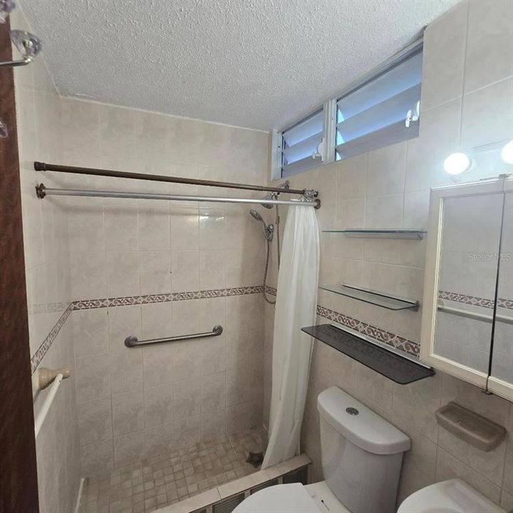 Active With Contract: $235,000 (5 beds, 3 baths, 1520 Square Feet)