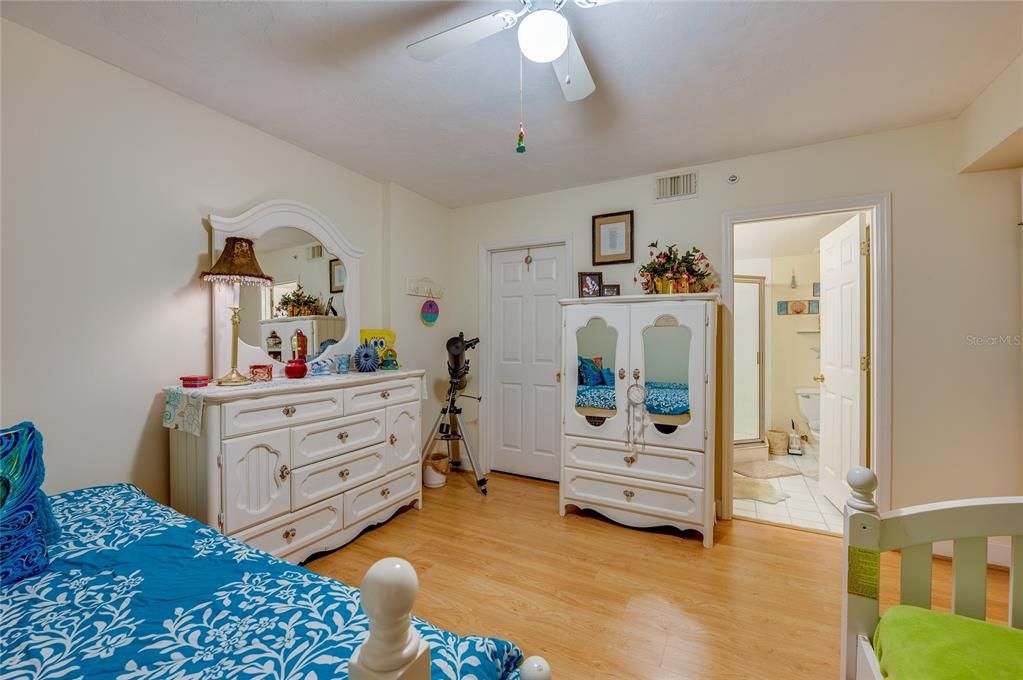 For Sale: $625,000 (2 beds, 2 baths, 1533 Square Feet)