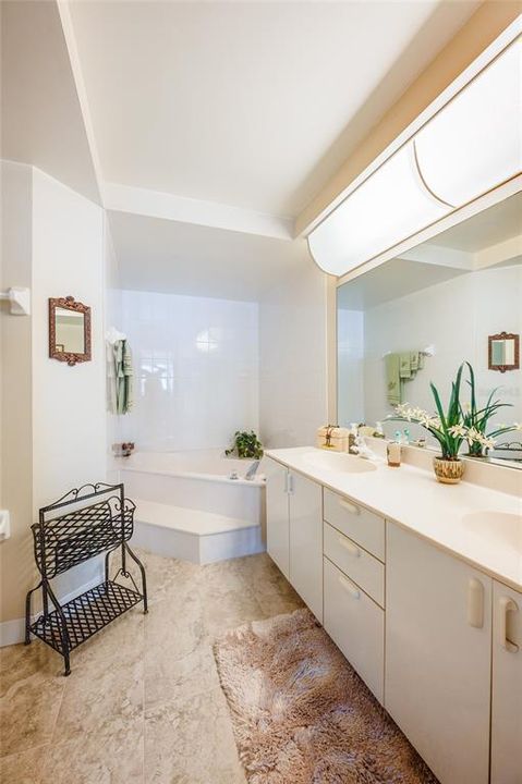 For Sale: $625,000 (2 beds, 2 baths, 1533 Square Feet)