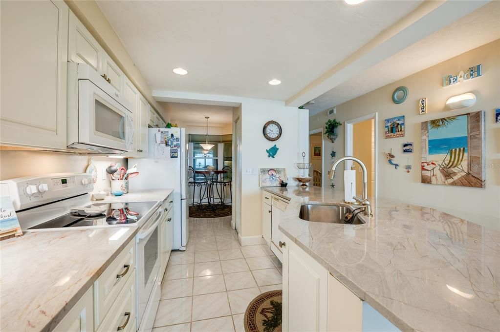 For Sale: $625,000 (2 beds, 2 baths, 1533 Square Feet)