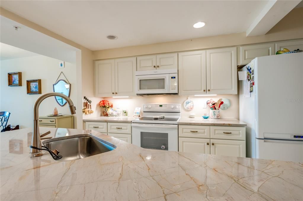For Sale: $625,000 (2 beds, 2 baths, 1533 Square Feet)