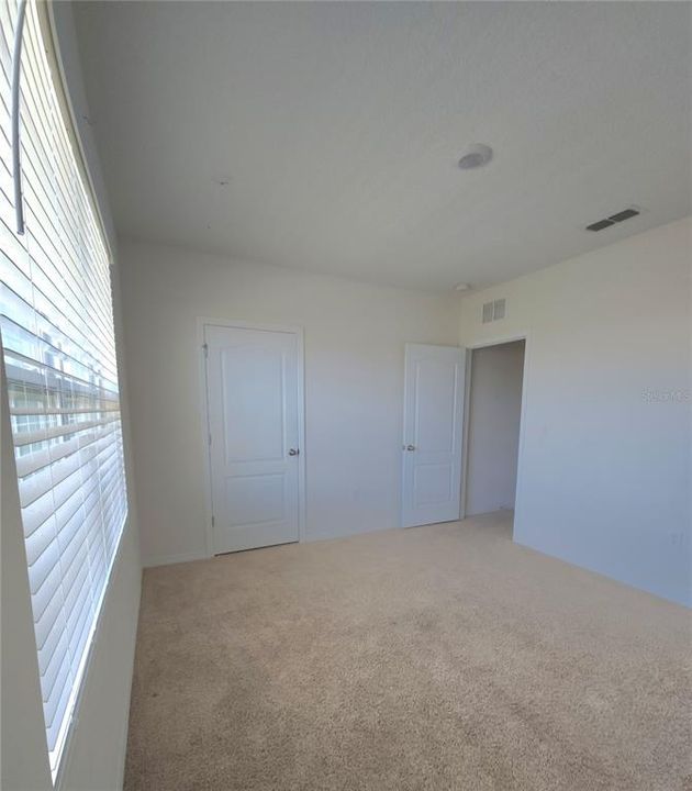 For Rent: $2,700 (5 beds, 3 baths, 2696 Square Feet)