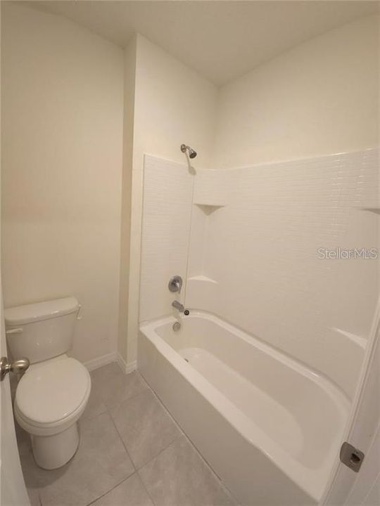 For Rent: $2,700 (5 beds, 3 baths, 2696 Square Feet)