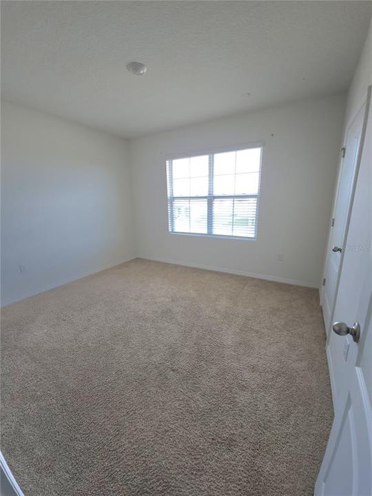 For Rent: $2,700 (5 beds, 3 baths, 2696 Square Feet)