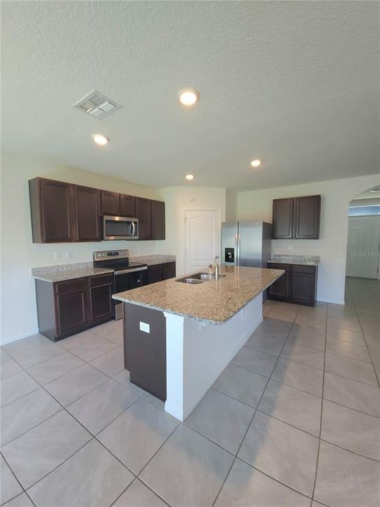 For Rent: $2,700 (5 beds, 3 baths, 2696 Square Feet)
