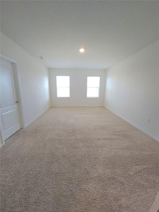 For Rent: $2,700 (5 beds, 3 baths, 2696 Square Feet)