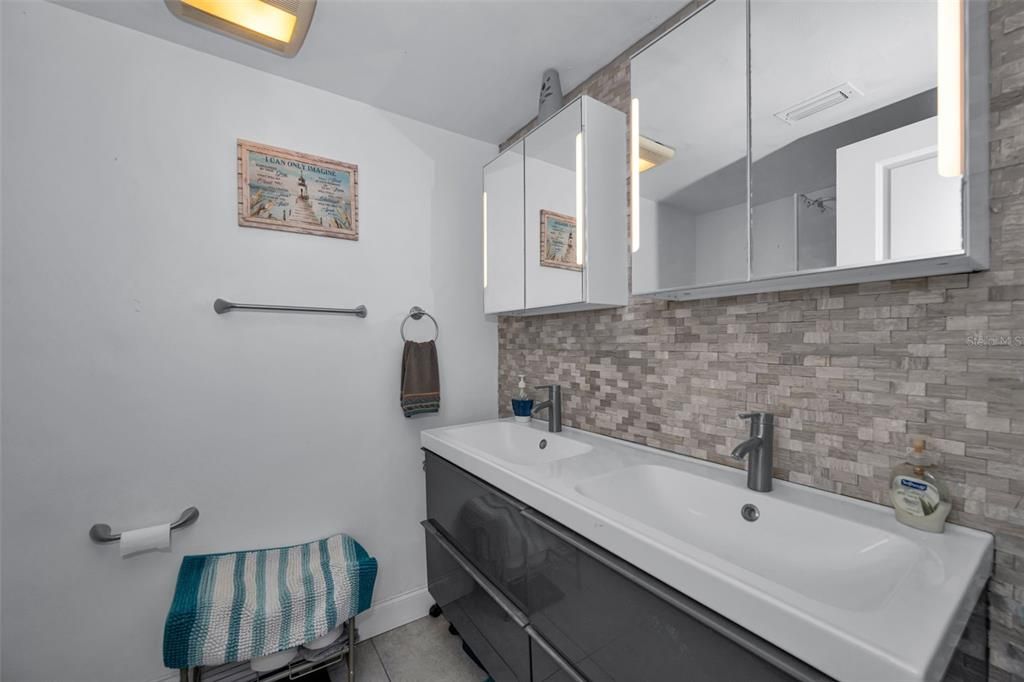 En Venta: $250,000 (2 camas, 2 baños, 1334 Pies cuadrados)