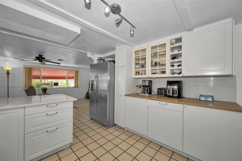 En Venta: $250,000 (2 camas, 2 baños, 1334 Pies cuadrados)