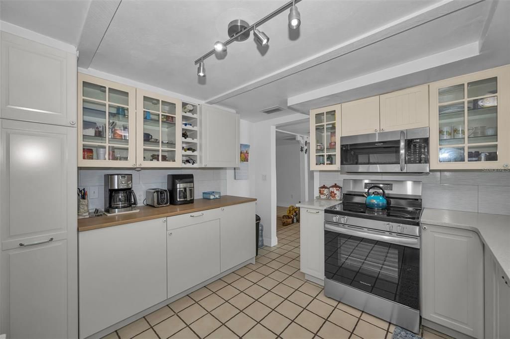 En Venta: $250,000 (2 camas, 2 baños, 1334 Pies cuadrados)