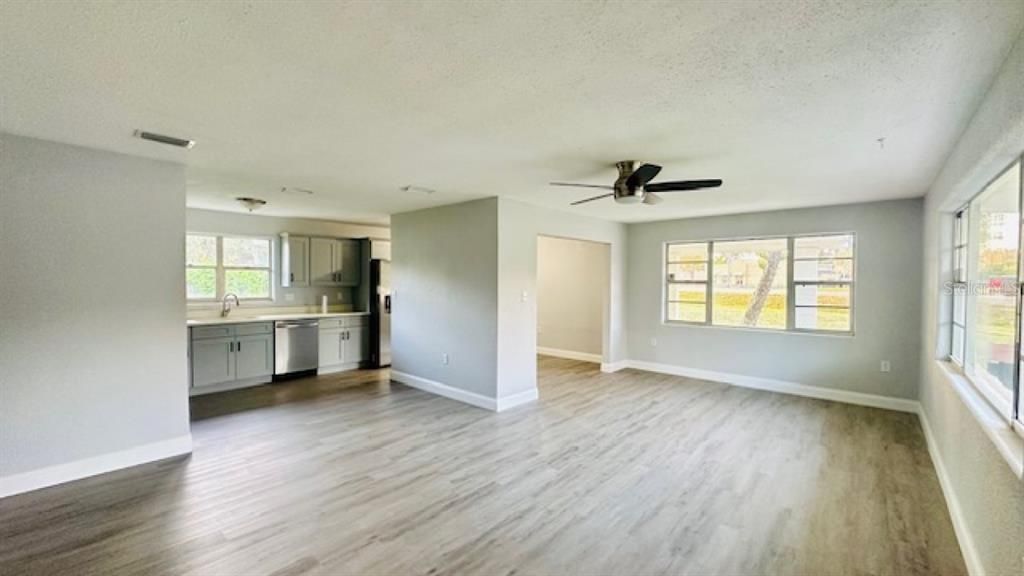 En Venta: $269,900 (2 camas, 1 baños, 1096 Pies cuadrados)