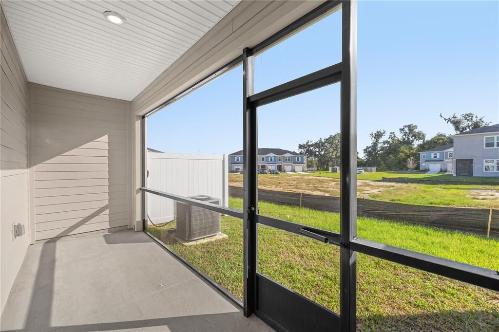 For Rent: $1,900 (3 beds, 2 baths, 1828 Square Feet)