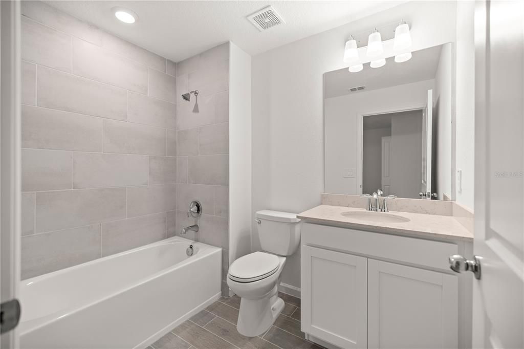 For Rent: $1,900 (3 beds, 2 baths, 1828 Square Feet)