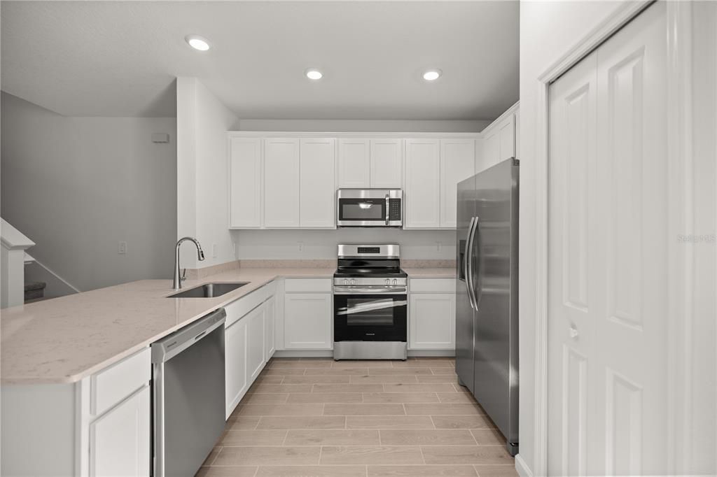 For Rent: $1,900 (3 beds, 2 baths, 1828 Square Feet)