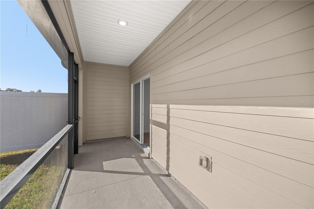 For Rent: $1,900 (3 beds, 2 baths, 1828 Square Feet)