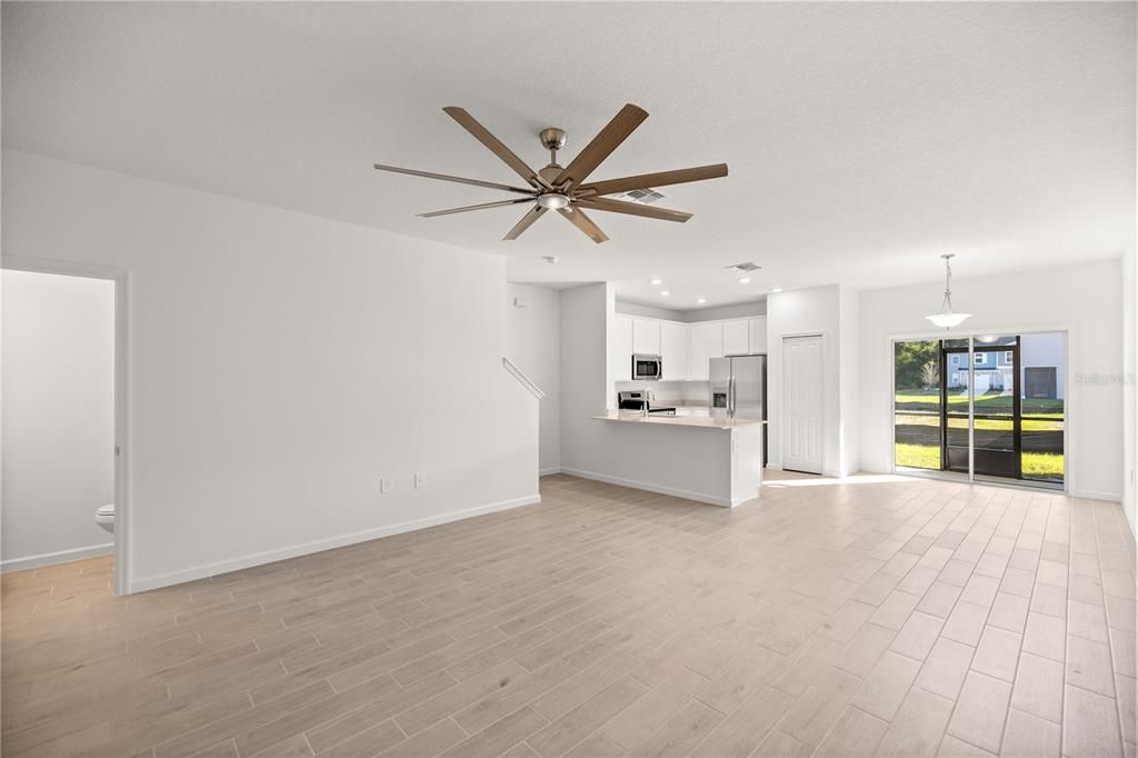For Rent: $1,900 (3 beds, 2 baths, 1828 Square Feet)