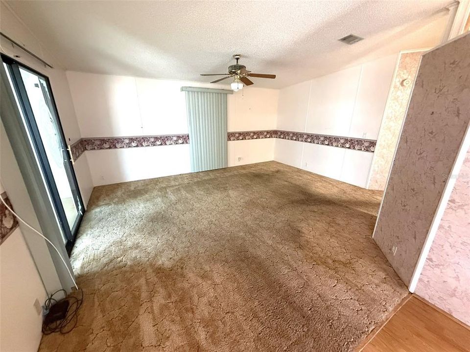 Activo con contrato: $79,900 (2 camas, 2 baños, 1079 Pies cuadrados)