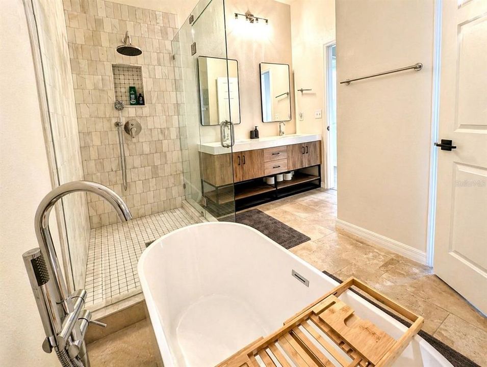 В аренду: $6,500 (4 спален, 2 ванн, 1920 Квадратных фут)