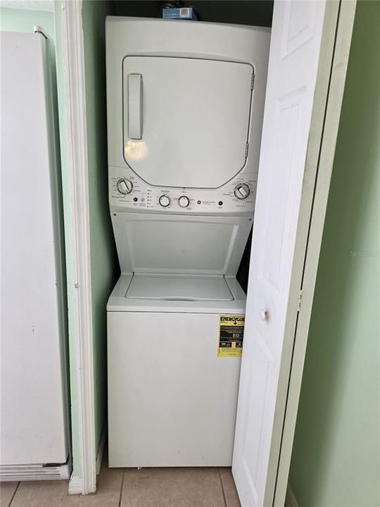 Под контрактом: $1,600 (3 спален, 2 ванн, 2406 Квадратных фут)
