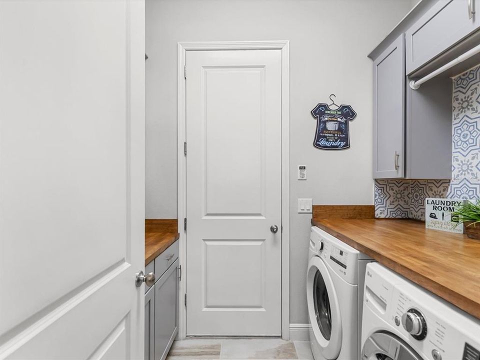 Activo con contrato: $1,170,000 (5 camas, 4 baños, 3137 Pies cuadrados)