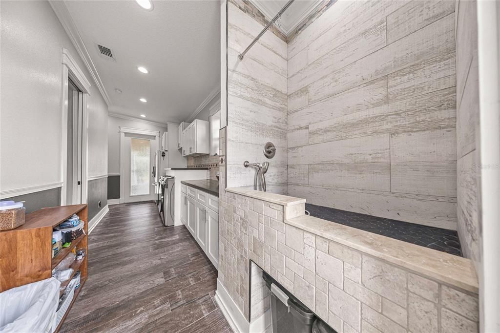Active With Contract: $699,900 (3 beds, 2 baths, 2042 Square Feet)