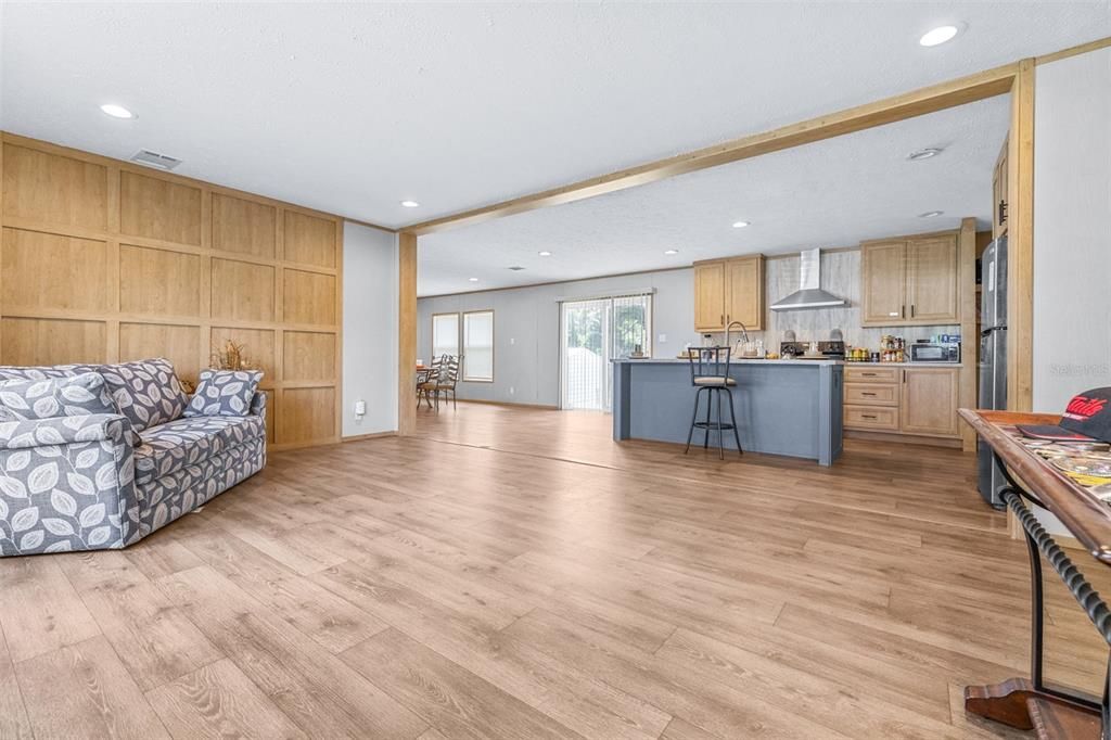 For Sale: $240,000 (4 beds, 2 baths, 1904 Square Feet)