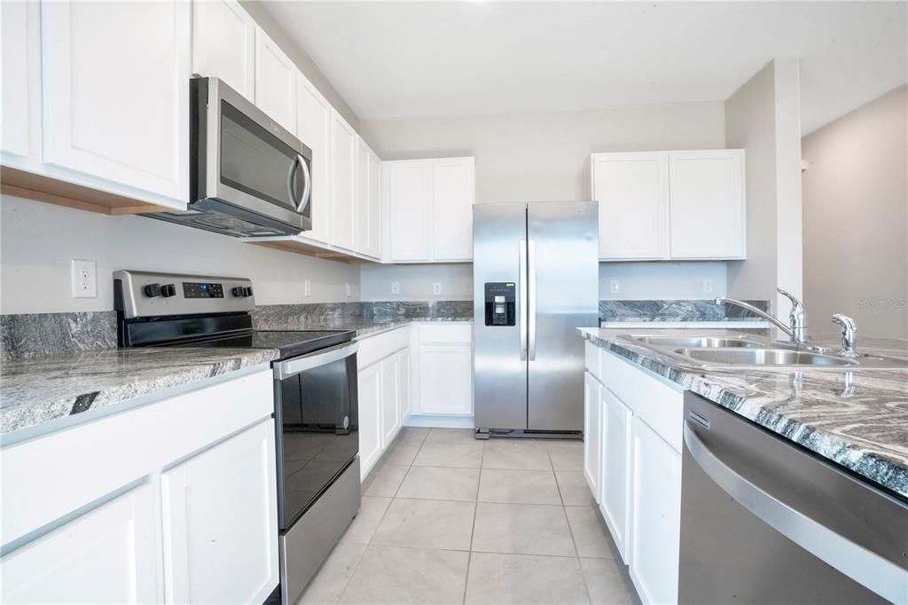 For Sale: $249,900 (3 beds, 2 baths, 1812 Square Feet)