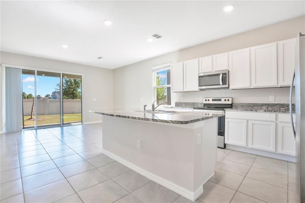 For Sale: $249,900 (3 beds, 2 baths, 1812 Square Feet)