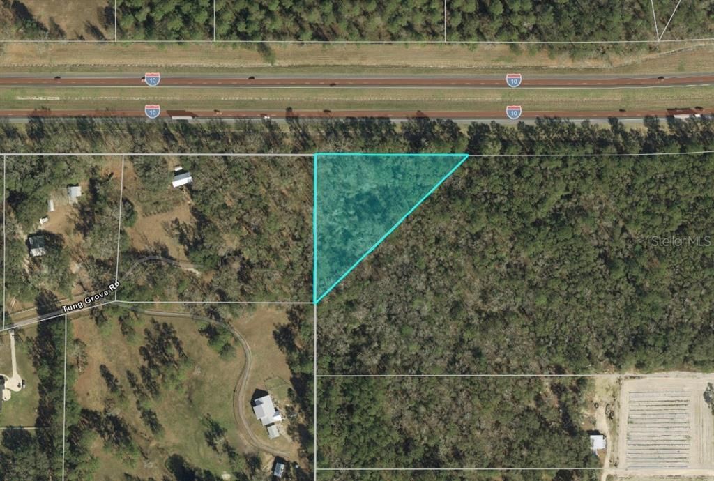 На продажу: $80,000 (2.23 acres)