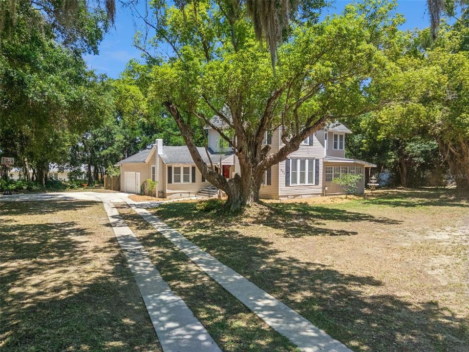 Activo con contrato: $549,900 (4 camas, 2 baños, 2625 Pies cuadrados)