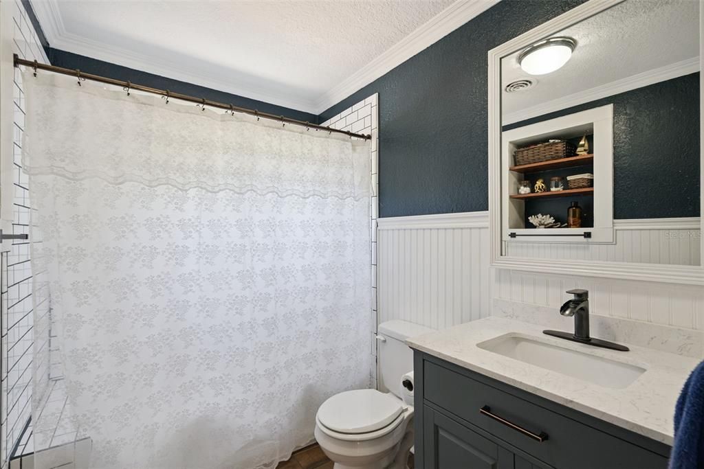 Activo con contrato: $549,900 (4 camas, 2 baños, 2625 Pies cuadrados)