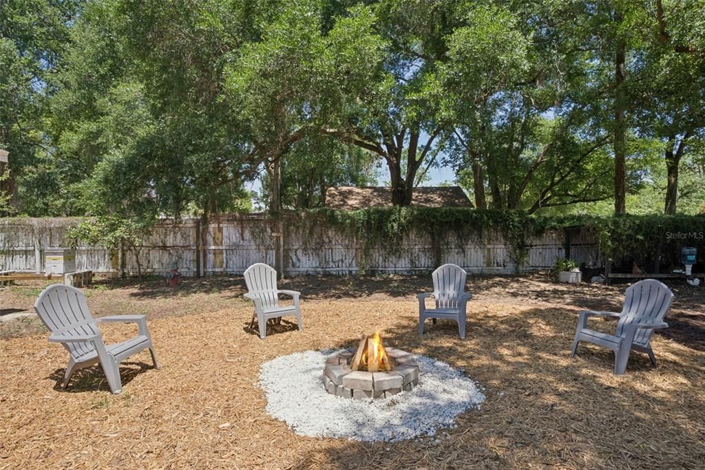 Activo con contrato: $549,900 (4 camas, 2 baños, 2625 Pies cuadrados)