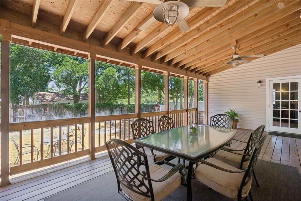 Activo con contrato: $549,900 (4 camas, 2 baños, 2625 Pies cuadrados)