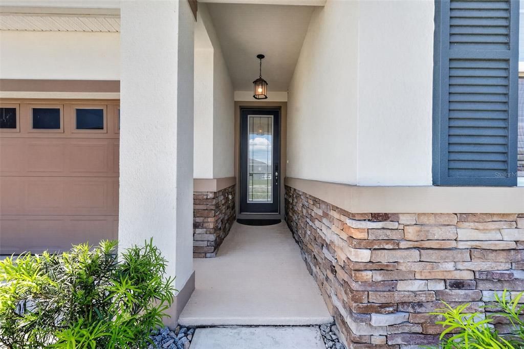 For Rent: $2,950 (4 beds, 3 baths, 2556 Square Feet)