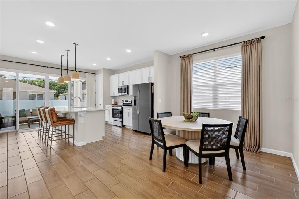 For Rent: $2,950 (4 beds, 3 baths, 2556 Square Feet)