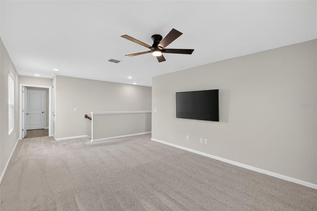 For Rent: $2,950 (4 beds, 3 baths, 2556 Square Feet)
