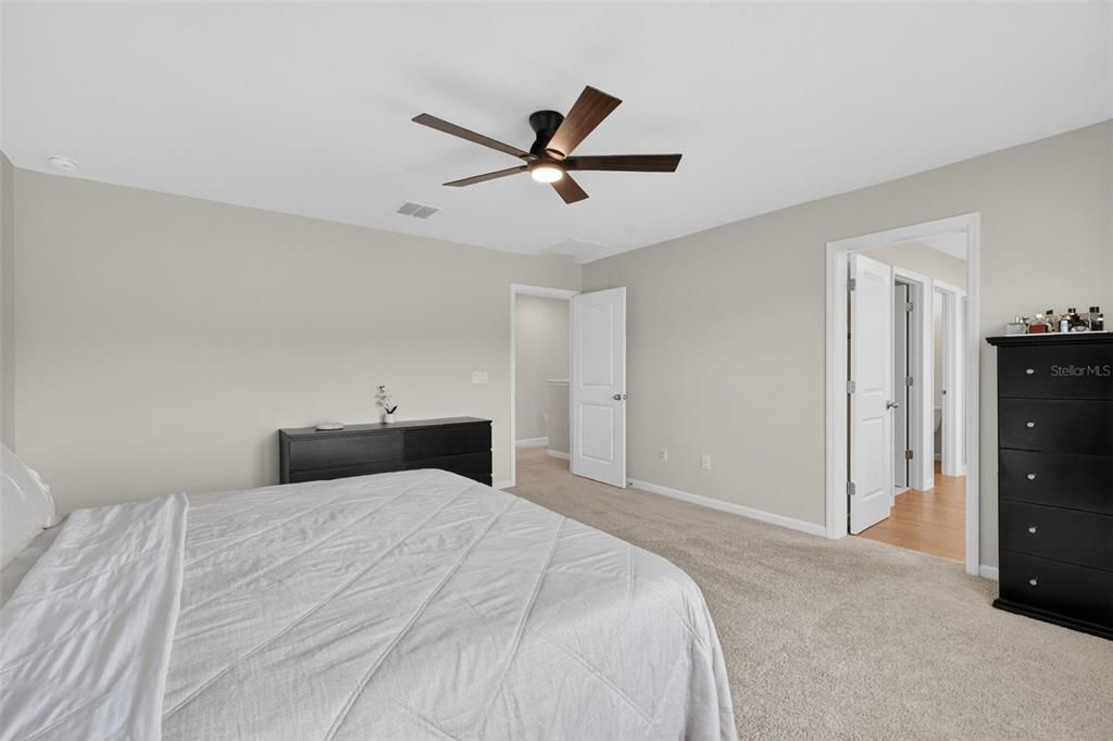 For Rent: $2,950 (4 beds, 3 baths, 2556 Square Feet)