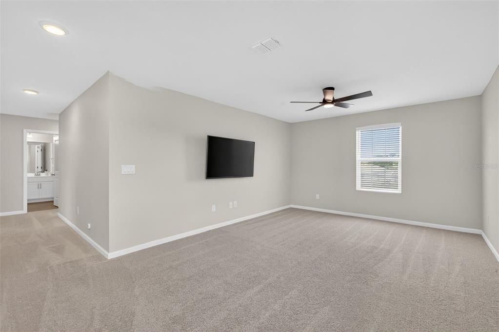 For Rent: $2,950 (4 beds, 3 baths, 2556 Square Feet)