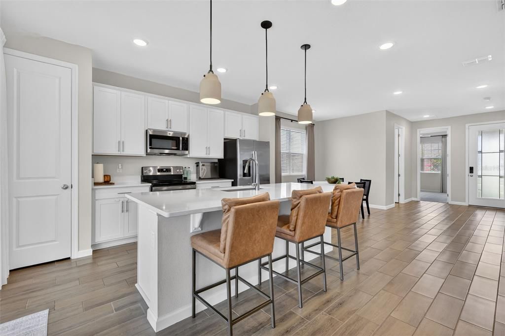 For Rent: $2,950 (4 beds, 3 baths, 2556 Square Feet)