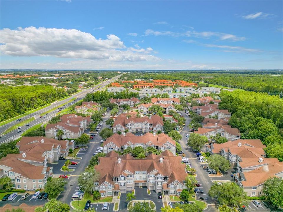 Под контрактом: $1,350 (1 спален, 1 ванн, 890 Квадратных фут)