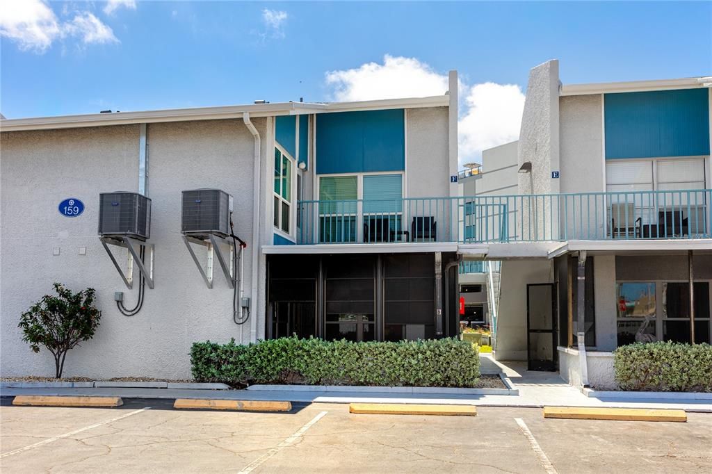 For Sale: $325,000 (1 beds, 1 baths, 430 Square Feet)