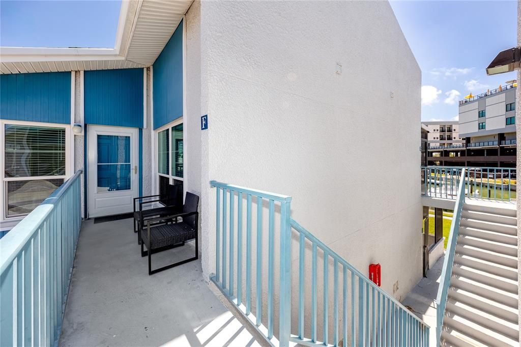 For Sale: $325,000 (1 beds, 1 baths, 430 Square Feet)