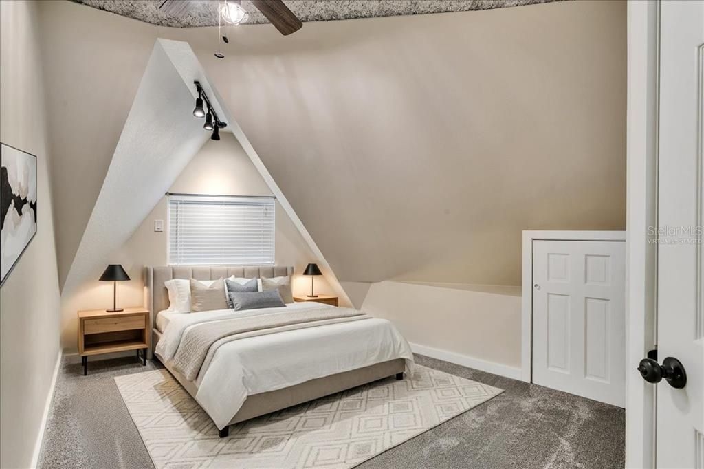 Active With Contract: $545,000 (3 beds, 3 baths, 2352 Square Feet)
