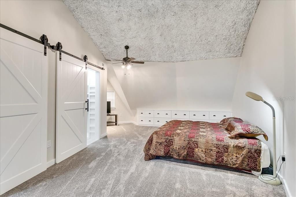 Active With Contract: $545,000 (3 beds, 3 baths, 2352 Square Feet)